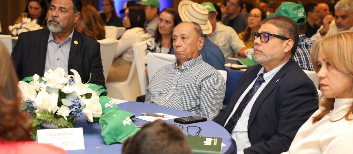 Entrega de la Condecoración Luis Ernesto D 8